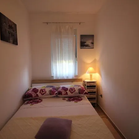 Apartment Giardin *